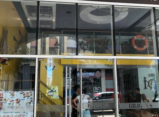 Robles' Unit At 81 Newport Boulevard * Manila