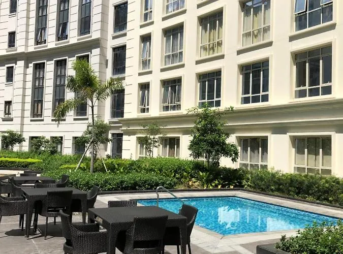 Robles' Unit At 81 Newport Boulevard